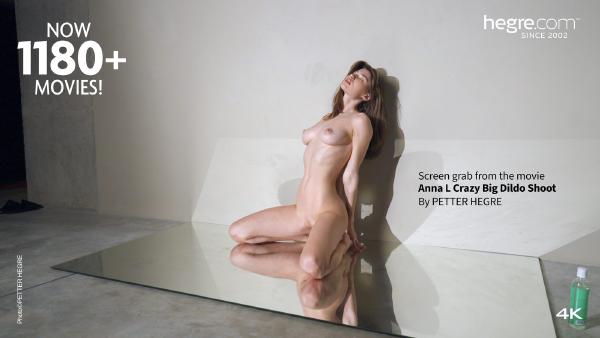 Captura de tela #8 do filme Anna L. Ensaio fotográfico com um vibrador enorme e louco