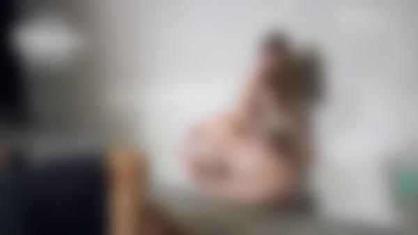 Captura de tela #9 do filme Anna L. Ensaio fotográfico com um vibrador enorme e louco