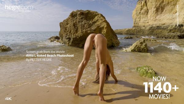 Screenshot #8 dal film Servizio fotografico di Anna L Naked Beach