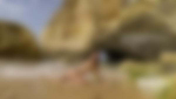 Screenshot #11 dal film Servizio fotografico di Anna L Naked Beach