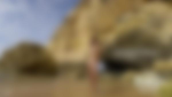 Screenshot #12 dal film Servizio fotografico di Anna L Naked Beach