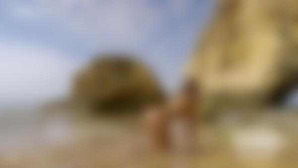 Screenshot #9 dal film Servizio fotografico di Anna L Naked Beach