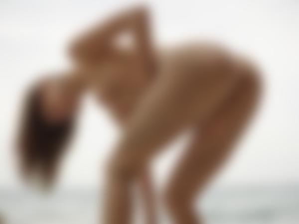 Image #11 from the gallery Anna L natural beach nudes